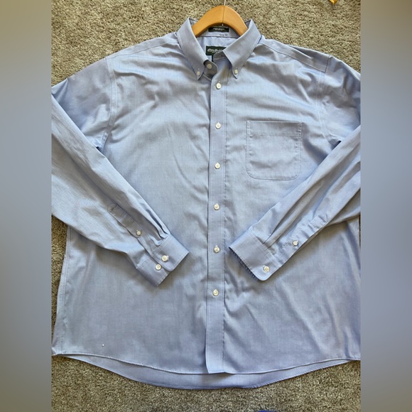 Eddie Bauer | Men’s Wrinkle Resistant Relaxed Fit Button Down -Light Blue - Picture 3 of 6